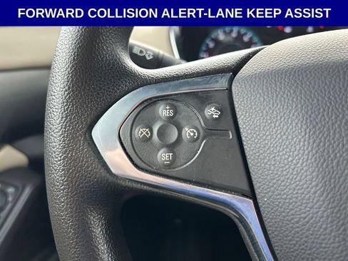 Used 2023 Chevrolet Traverse LS FWD image 11