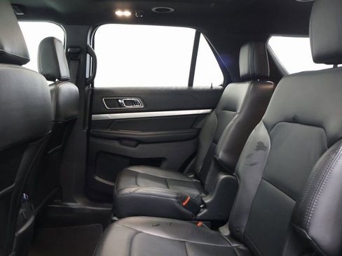Used 2018 Ford Explorer XLT w/ Equipment Group 202A image 27