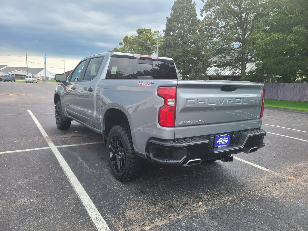 Used 2024 Chevrolet Silverado 1500 LT Trail Boss w/ Convenience Package II AWD/4WD image 6