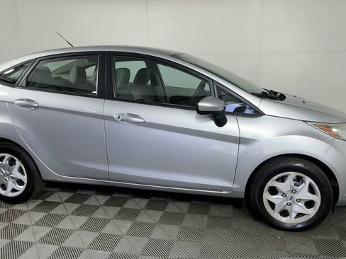 Used 2012 Ford Fiesta S FWD image 2
