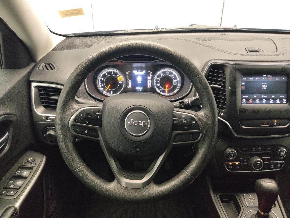 Used 2021 Jeep Cherokee Latitude FWD image 22