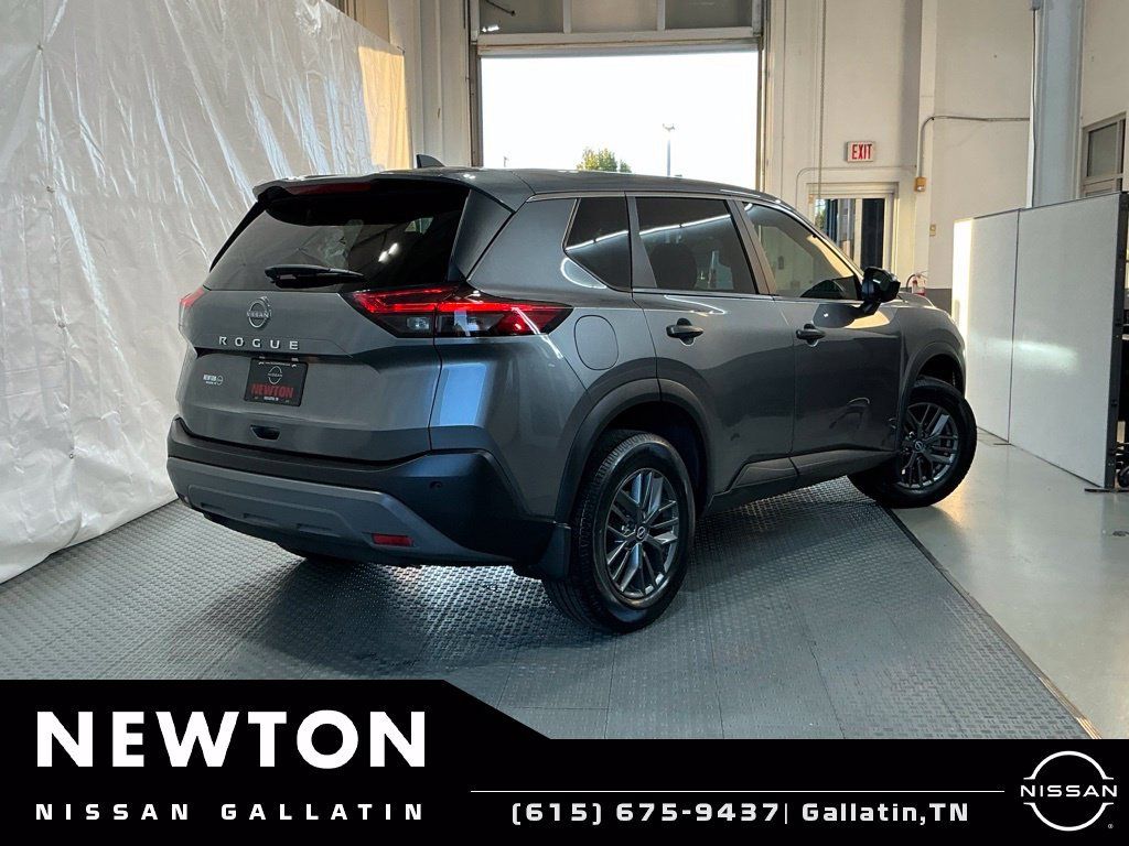 Used 2023 Nissan Rogue S FWD image 19