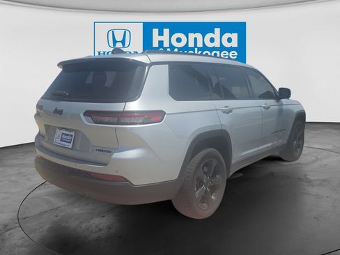 Used 2023 Jeep Grand Cherokee L Limited w/ Black Appearance Package AWD/4WD image 5