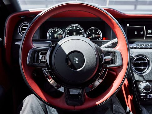 Used 2024 Rolls-Royce Cullinan Black Badge w/ Dark Exterior Package image 69