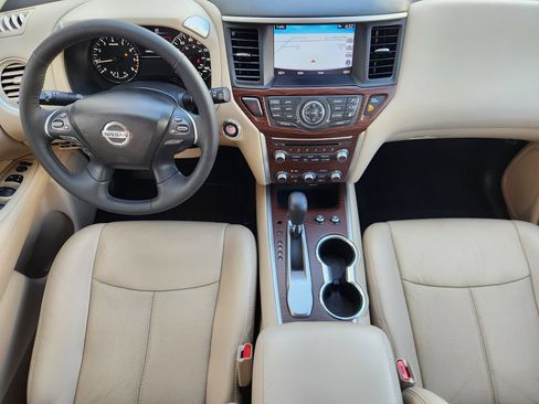 Used 2018 Nissan Pathfinder Platinum FWD image 28