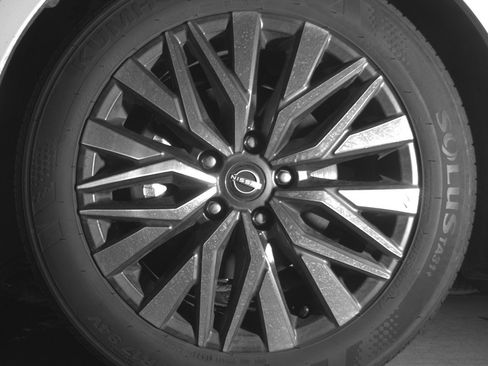 Used 2025 Nissan Altima 2.5 SV FWD image 12