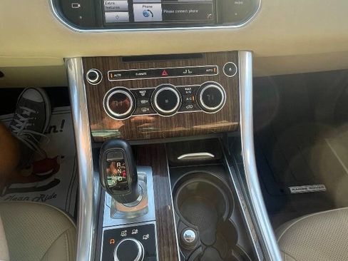 Used 2014 Land Rover Range Rover Sport HSE image 23