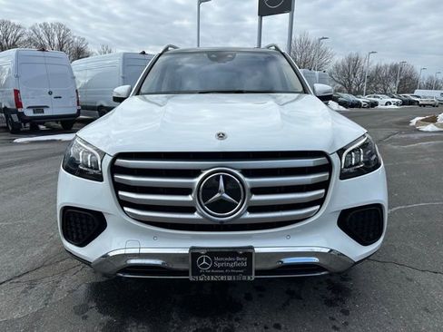 Used 2024 Mercedes-Benz GLS 450 4MATIC image 2