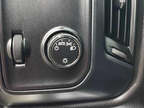 Used 2018 GMC Sierra 1500 2WD Regular Cab image 11