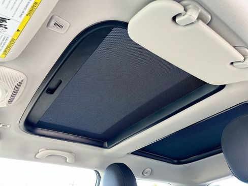 Used 2023 MINI Cooper 2-Door Hardtop image 20