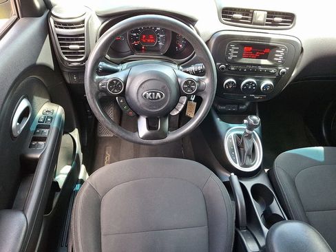 Used 2014 Kia Soul FWD image 11