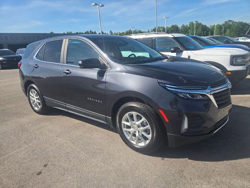 Used 2022 Chevrolet Equinox LT FWD image 2