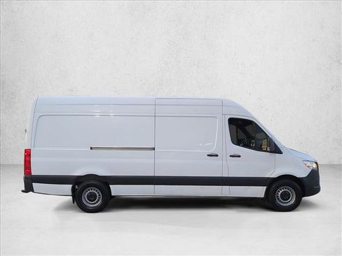 Used 2023 Mercedes-Benz Sprinter 2500 image 4
