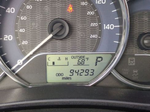 Used 2015 Toyota Corolla LE image 24