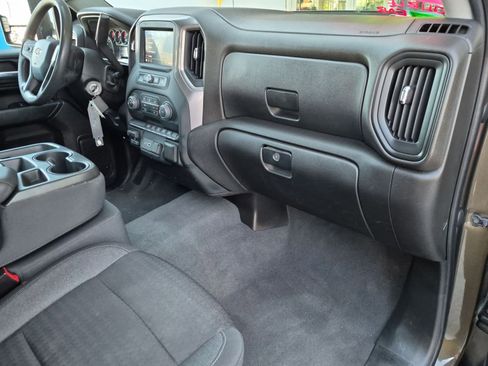 Used 2023 Chevrolet Silverado 2500 Custom w/ Custom Convenience Package RWD image 28