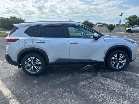 Used 2022 Nissan Rogue SV w/ SV Premium Package AWD/4WD image 4