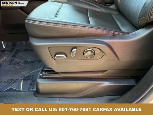 Used 2025 GMC Yukon XL Denali AWD/4WD image 28