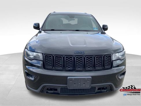 Used 2018 Jeep Grand Cherokee Laredo AWD/4WD image 10