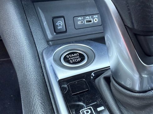 Used 2025 Nissan Sentra SV image 18