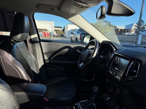 Used 2019 Jeep Compass Limited image 29