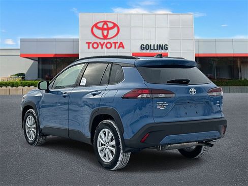 New 2026 Toyota Corolla Cross LE image 4
