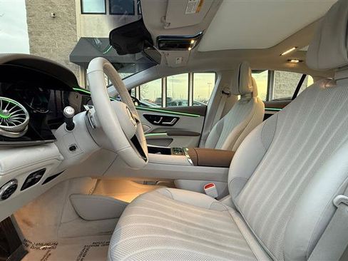 Used 2023 Mercedes-Benz EQS 580 4MATIC Sedan image 10