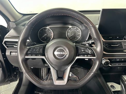 Used 2024 Nissan Altima 2.5 SR w/ SR Premium Package AWD/4WD image 23