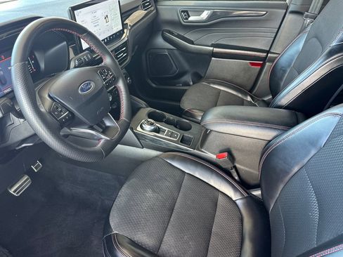 Certified 2024 Ford Escape ST-Line w/ Tech Pack #1 FWD image 9