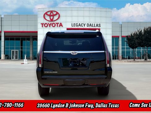 Used 2016 Cadillac Escalade ESV Luxury RWD image 9