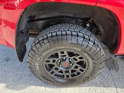 Used 2021 Toyota 4Runner Venture w/ Moonroof Package AWD/4WD image 17