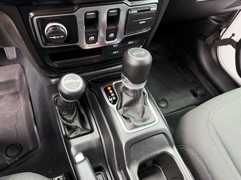 Used 2022 Jeep Wrangler Sport S image 23