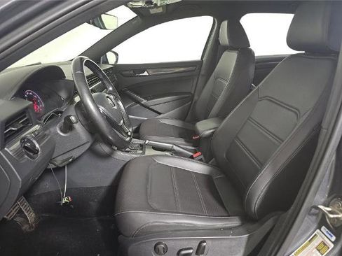 Used 2022 Volkswagen Passat 2.0T R-Line image 5