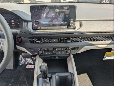 Used 2025 Honda Accord SE image 10
