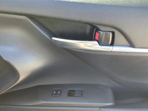 Used 2022 Toyota Camry LE image 24
