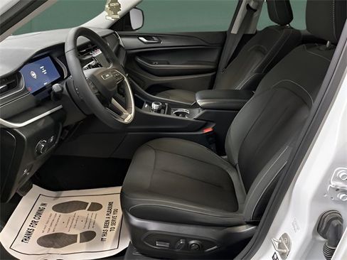 Used 2024 Jeep Grand Cherokee L Laredo w/ Luxury Tech Group I image 12