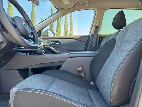 Used 2023 Nissan Rogue SV image 16