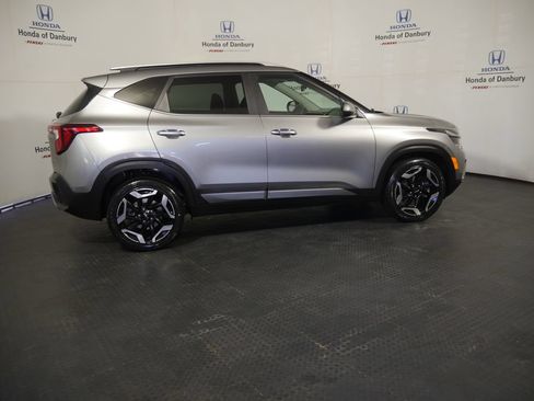 Used 2024 Kia Seltos SX AWD/4WD image 3