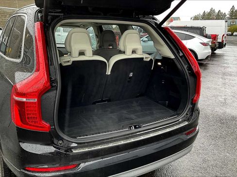 Used 2022 Volvo XC90 T6 Momentum w/ Climate Package image 19