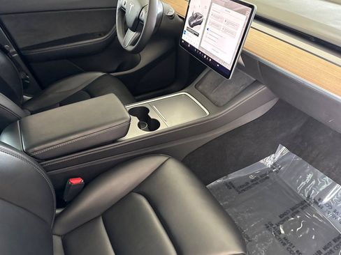 Used 2022 Tesla Model Y Performance AWD/4WD image 17