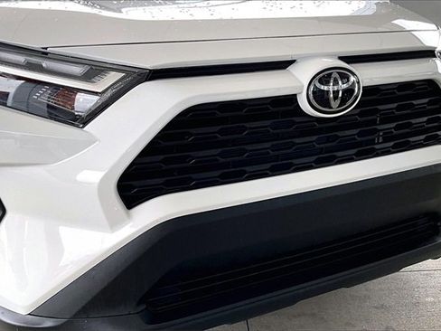 Used 2025 Toyota RAV4 XLE image 28