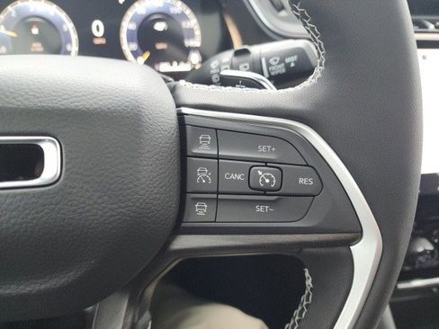 New 2025 Jeep Grand Cherokee L Limited image 15