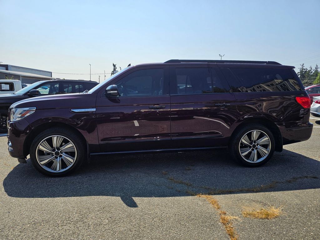 Used 2018 Lincoln Navigator L Reserve w/ Technology Package AWD/4WD image 5