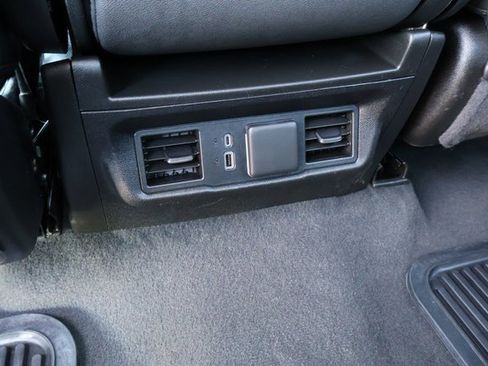 Used 2024 GMC Sierra 1500 SLT image 28