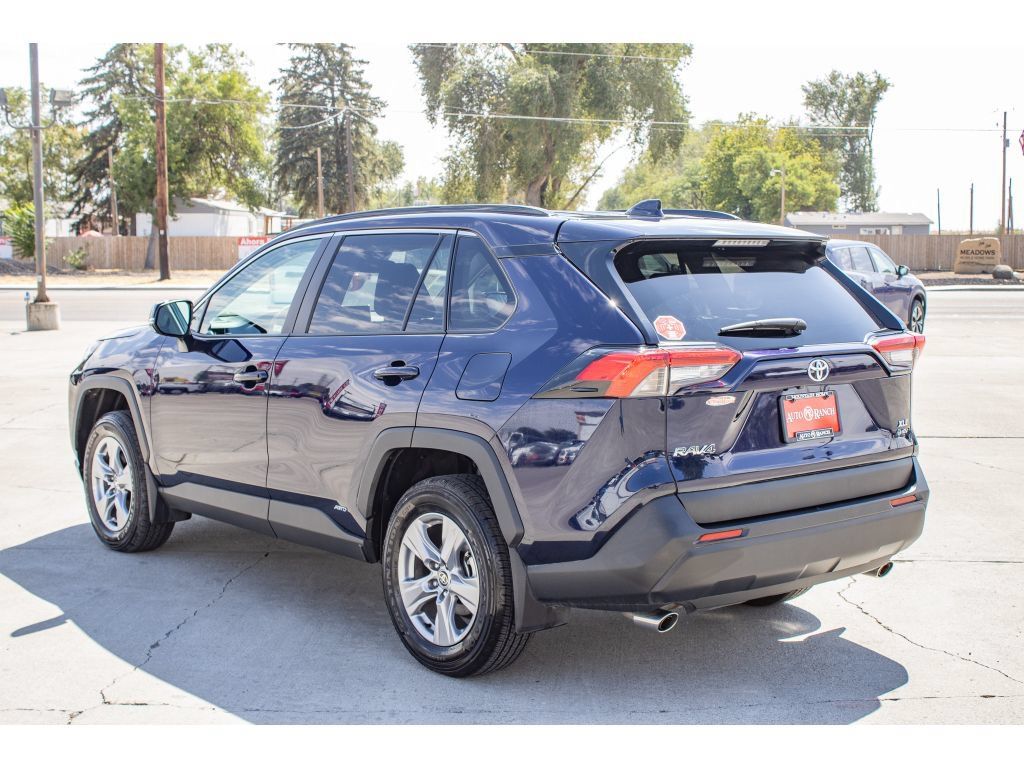 Used 2025 Toyota RAV4 XLE w/ Convenience Package AWD/4WD image 6