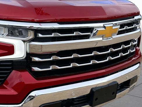 Certified 2023 Chevrolet Silverado 1500 LTZ w/ Technology Package AWD/4WD image 29