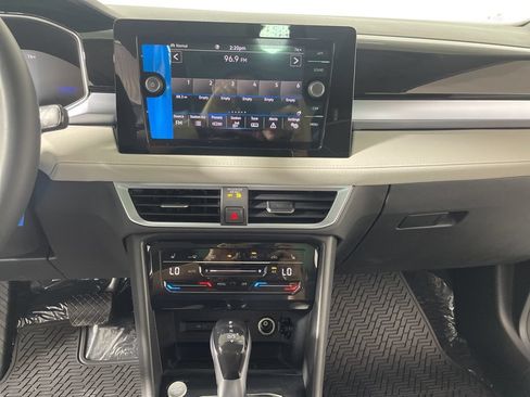 New 2026 Volkswagen Taos SE AWD/4WD image 15