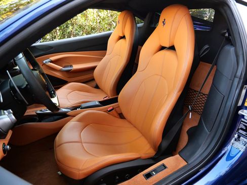 Used 2022 Ferrari F8 Tributo RWD image 16