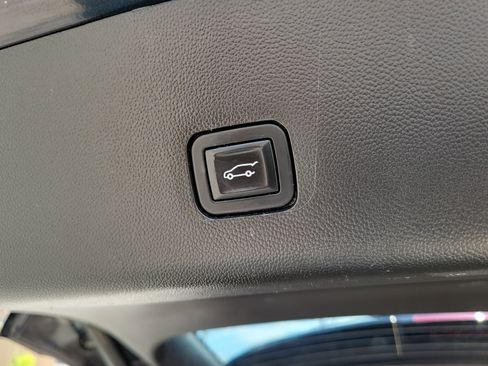 Used 2020 Chevrolet Traverse LT AWD/4WD image 9