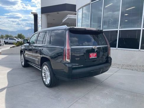 Used 2019 Cadillac Escalade Platinum AWD/4WD image 4