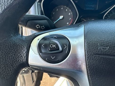 Used 2012 Ford Focus SE FWD image 15